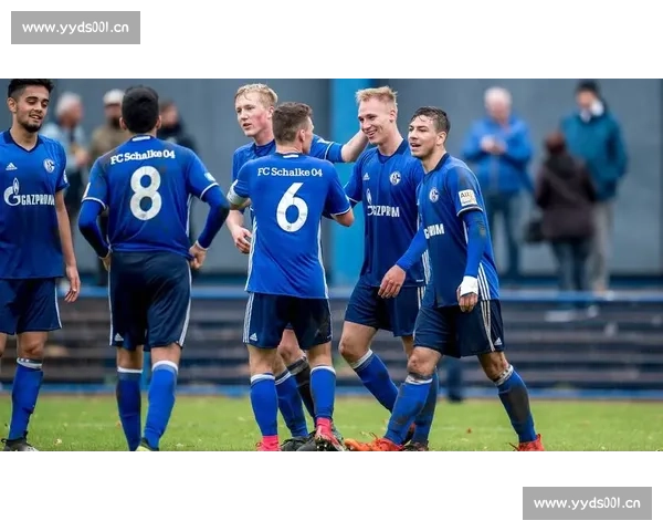 足球比赛全站入口最新赛事资讯与高清直播平台实时数据分析互动社区 - 副本 (3)