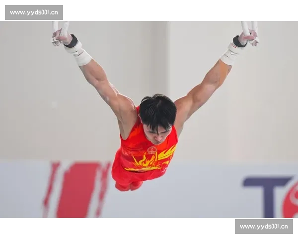 体操赛场精彩瞬间汇聚顶尖选手竞技与力量美的较量 体操赛场精彩瞬间汇聚顶尖选手竞技与力量美的较量