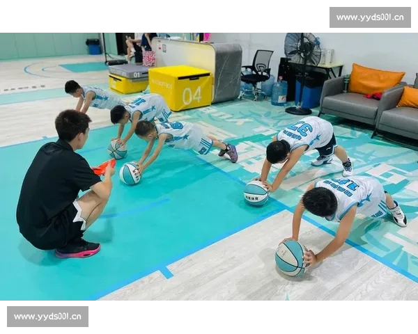 篮球比赛中团队配合的关键要素与策略分析助力提高整体竞技水平 - 副本 篮球比赛中团队配合的关键要素与策略分析助力提高整体竞技水平 - 副本